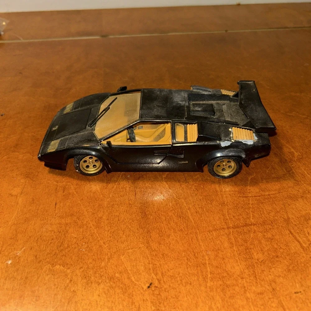 Black Lamborghini Countach 1/24 1:24 Revell G. M. B. H. 1988 Rare Vintage C2